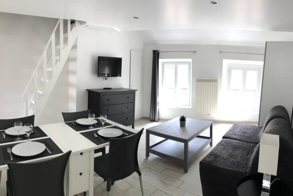 Duplex Bellifontain Au Coeur De Fontainebleau Apartment Exterior photo